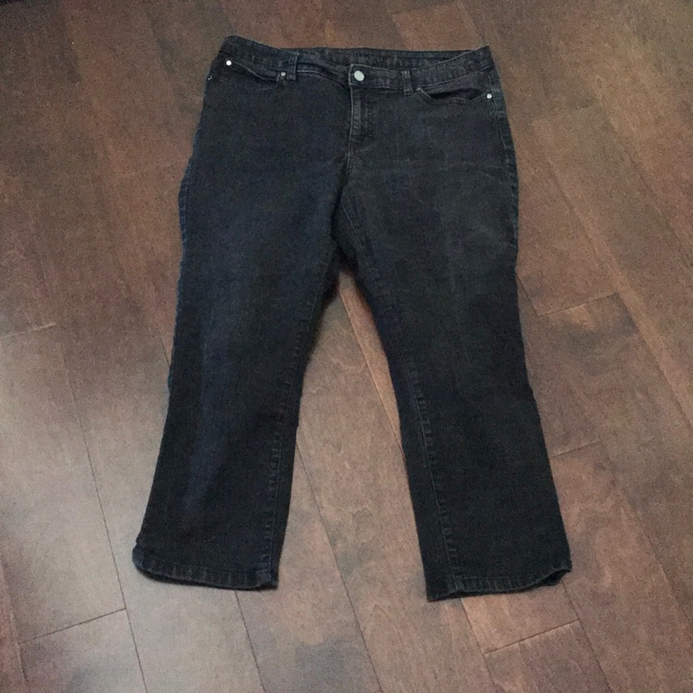 Jennifer Lopez Black Jean Capri